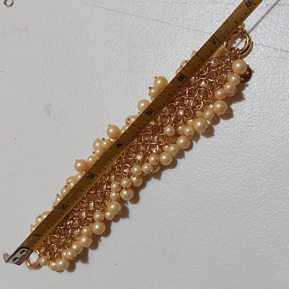 J.crew Retro Vintage Faux Pearl Bead Cluster Gold Tone Cha Cha Bracelet - Picture 3 of 6